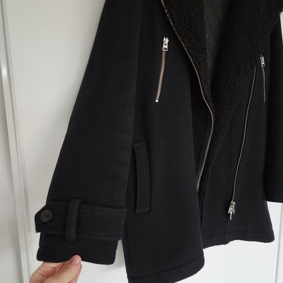 Aritzia Wool Coat - Picture 8 of 8